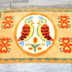 Vintage Bernat latch hook rug no frame #3311 Double Distle Fink 38 x 27